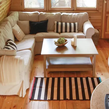 Three-bedroom Holiday In Gietrzwałd